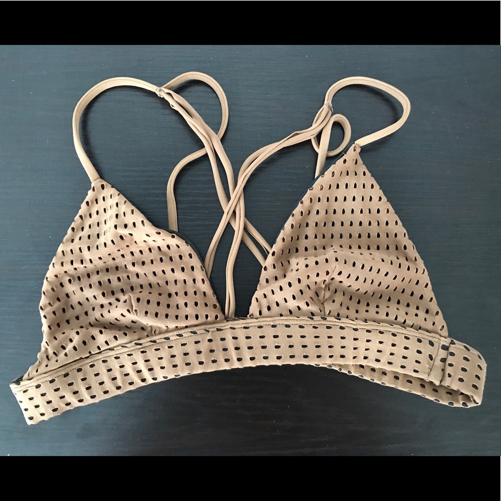 Super cute and comfy acacia top! Only worn twice!